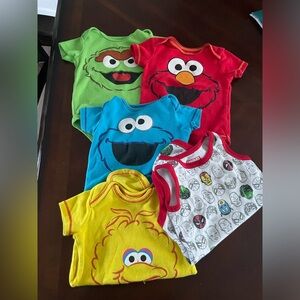 Baby Sesame Street Onesis